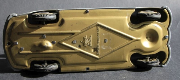 Arnold Mercedes-Benz 300 Adenauer 1953 Plasticmodel with brassbottom (1606)